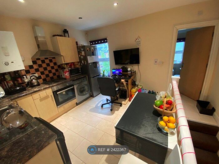 1 Bedroom Flat To Rent In Sydney Road, Southampton, SO15