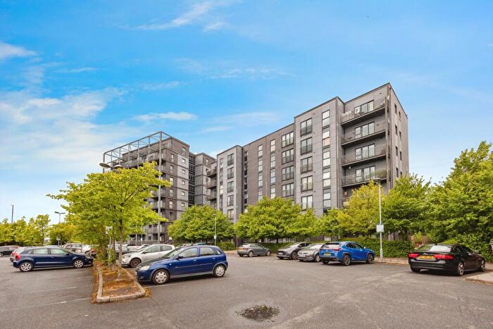 2 Bedroom Flat For Sale In The Frame, A The Waterfront, Openshaw, Manchester, M11