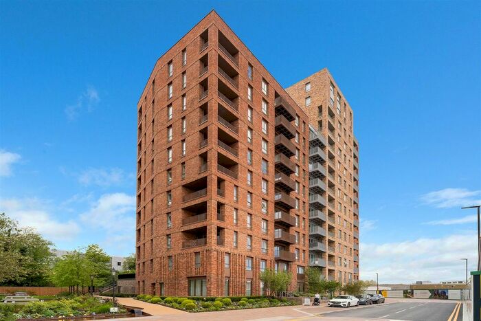 3 Bedroom Flat To Rent In Alington House, Clarendon, Hornsey, N8