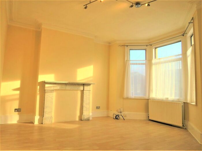 1 Bedroom Flat To Rent In Totteridge Road, Enfield, EN3