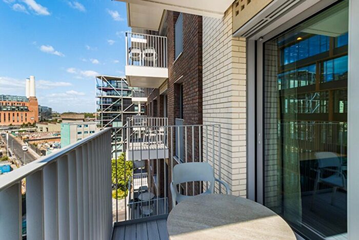 1 Bedroom Apartment To Rent In Nine Elms Lane, London, SW11