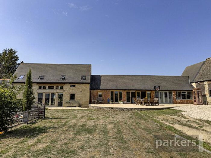 4 Bedroom Barn Conversion To Rent In High Cogges, Witney, Oxfordshire, OX29