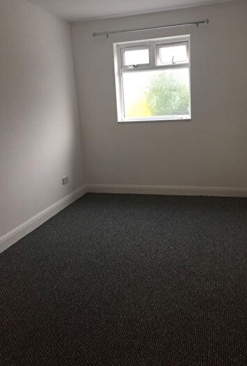 1 Bedroom Flat To Rent In Forest Road, Ilford, IG6