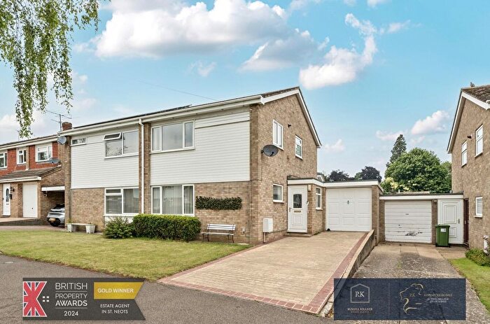 4 Bedroom Semi-Detached House For Sale In Drake Road, Eaton Socon, St. Neots, PE19
