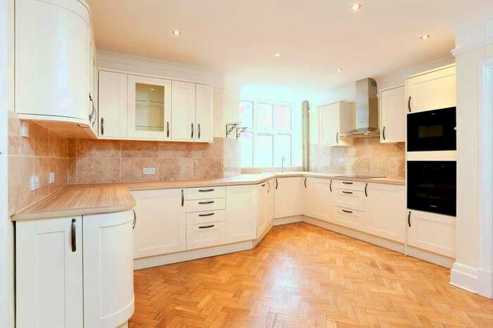 2 Bedroom Flat To Rent In Haven Green Court, London, W5