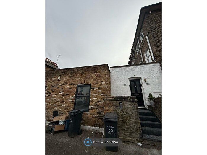 2 Bedroom Flat To Rent In Loampit Hill, London, SE13