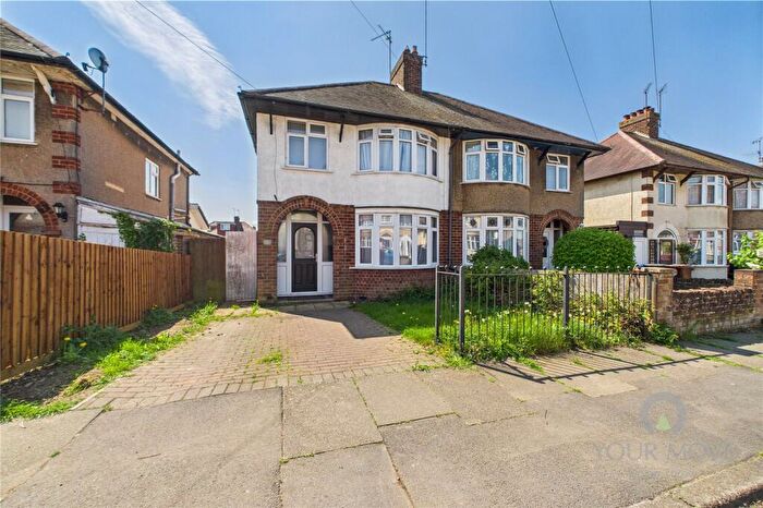 3 Bedroom Semi-Detached House For Sale In Longland Road, The Headlands, Northampton, Northamptonshire, NN3