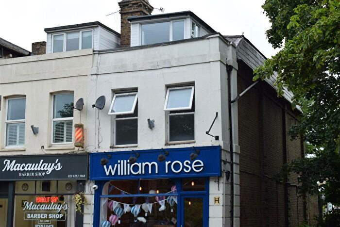 2 Bedroom Flat To Rent In High Road, Woodford Green, Essex, IG8