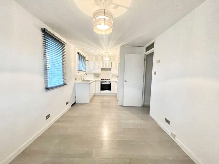 1 Bedroom Flat To Rent In Wellington Road, North Weald, CM16