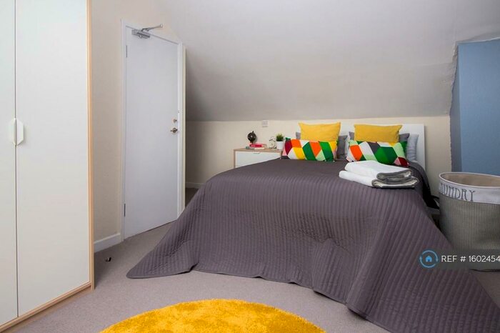 3 Bedroom Terraced House To Rent In Edmund Road, Sheffield, S2