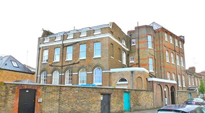 2 Bedroom Flat To Rent In Hassett Road, Homerton, E9