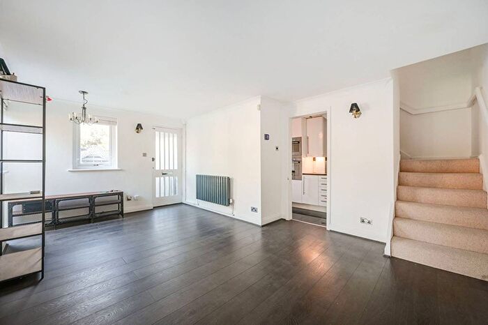 2 Bedroom Terraced House For Sale In Friars Mead, Isle Of Dogs, London, E14