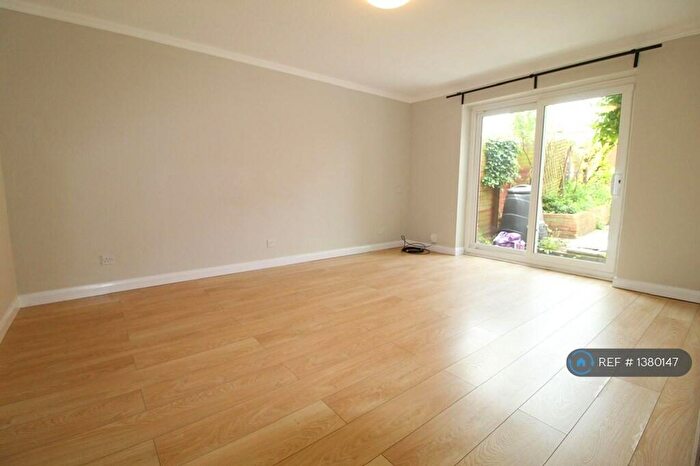 3 Bedroom Terraced House To Rent In Elizabeth Way, Basildon, SS15