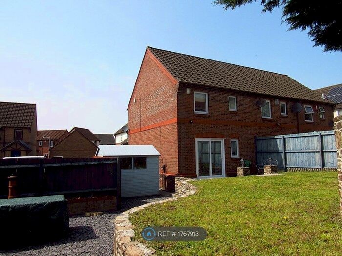 3 Bedroom End Of Terrace House To Rent In Chesterton Close, Plymouth, PL5