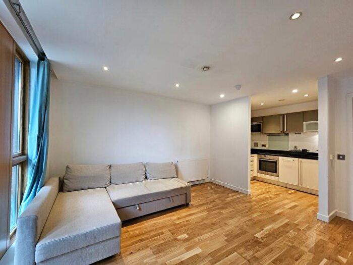 1 Bedroom Apartment To Rent In Watermans Place Wharf Approach Leeds, LS1