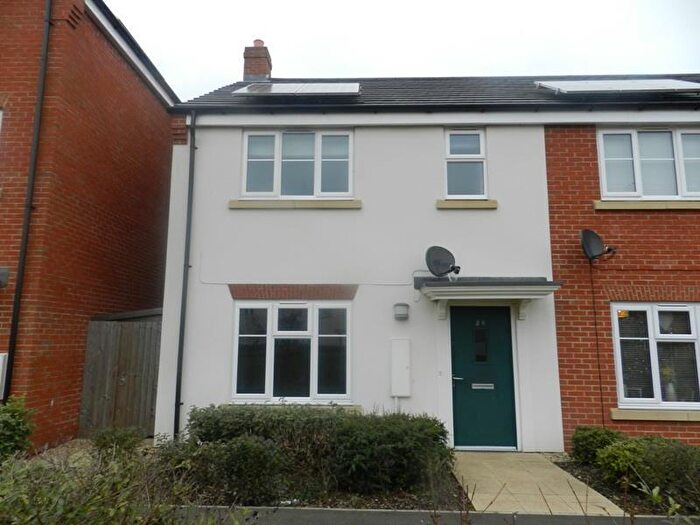 2 Bedroom House To Rent In Middlemore, NN11