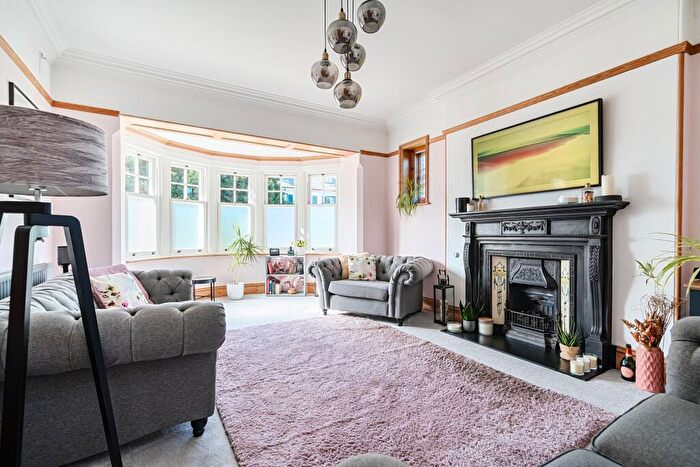 5 Bedroom Detached House For Sale In Queens Parade, East Street, Faversham, ME13