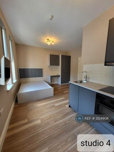 Studio To Rent In Redwood Drive, Epsom, KT19