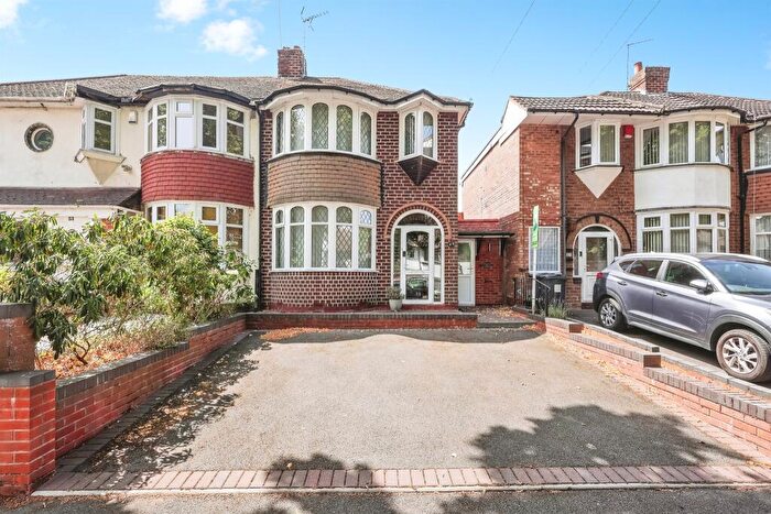 3 Bedroom Semi-Detached House For Sale In Benedon Road, Birmingham, B26