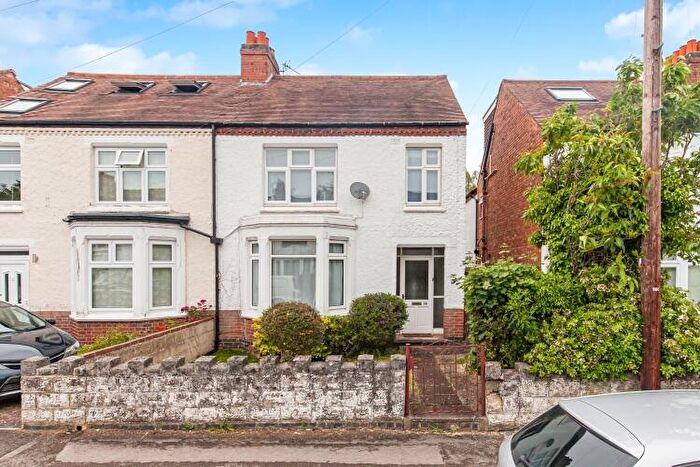 3 Bedroom Semi-Detached House To Rent In Binswood Avenue, Headington, OX3