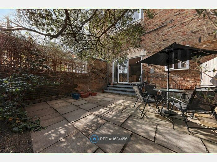 1 Bedroom Flat To Rent In Moore Park Road, London, SW6