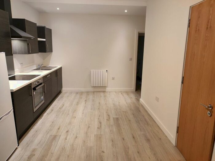 2 Bedroom Flat To Rent In Back On The Market -Ewell Road, Tolworth, Surbiton, KT6