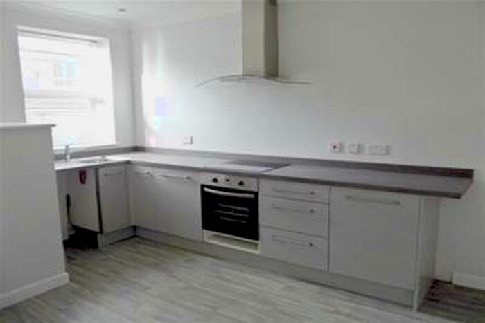 2 Bedroom Flat To Rent In Acacia Grove, West Kirby, CH48