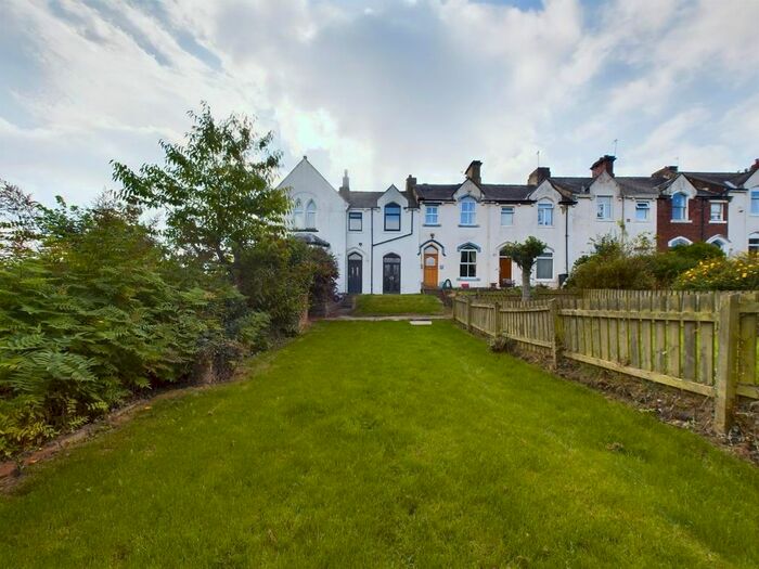 3 Bedroom Property To Rent In Alexandra Terrace, Bradford, BD2