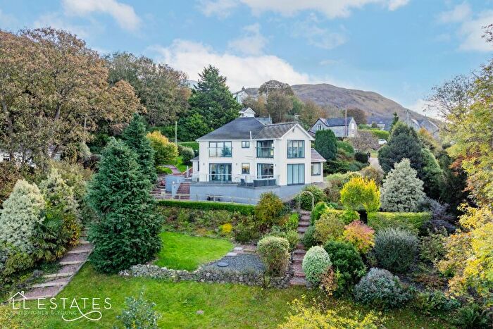 3 Bedroom Detached House For Sale In Waterfall Road, Dyserth, LL18