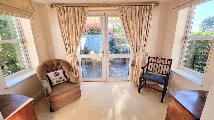 2 Bedroom Retirement Property For Sale In Turnpike Court, Hett Close, Haywards Heath, RH17