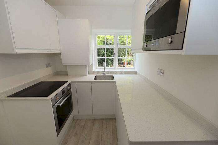 1 Bedroom Apartment To Rent In Midholm Close, Hampstead Garden Suburb, NW11