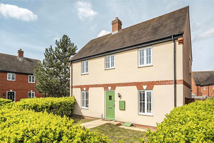 4 Bedroom Detached House For Sale In Woodpecker Close, Great Barford, Bedfordshire, MK44