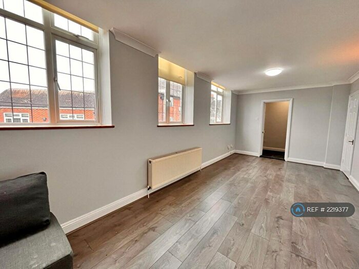 2 Bedroom Maisonette To Rent In The Masons, Gerrards Cross, SL9