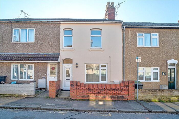 3 Bedroom Terraced House For Sale In Read Street, Town Centre, Swindon, SN1