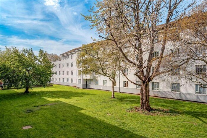 Studio To Rent In Old Bethnal Green Road, Bethnal Green, E2