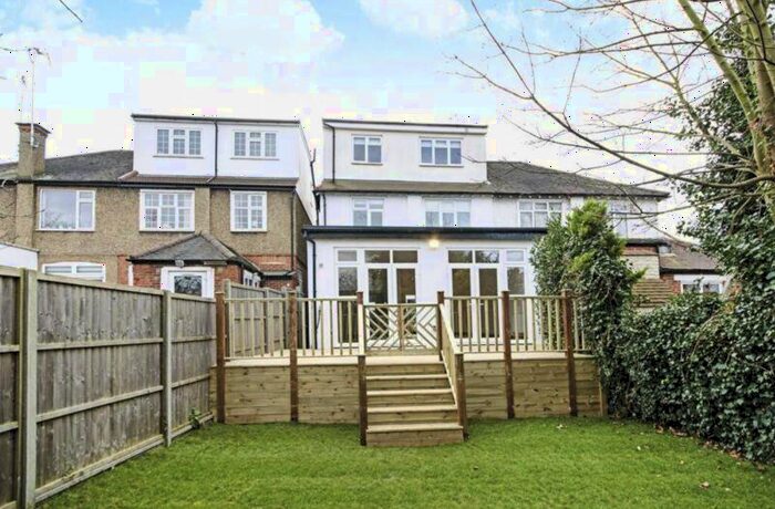 5 Bedroom Semi-Detached House To Rent In Temple Gardens, NW11