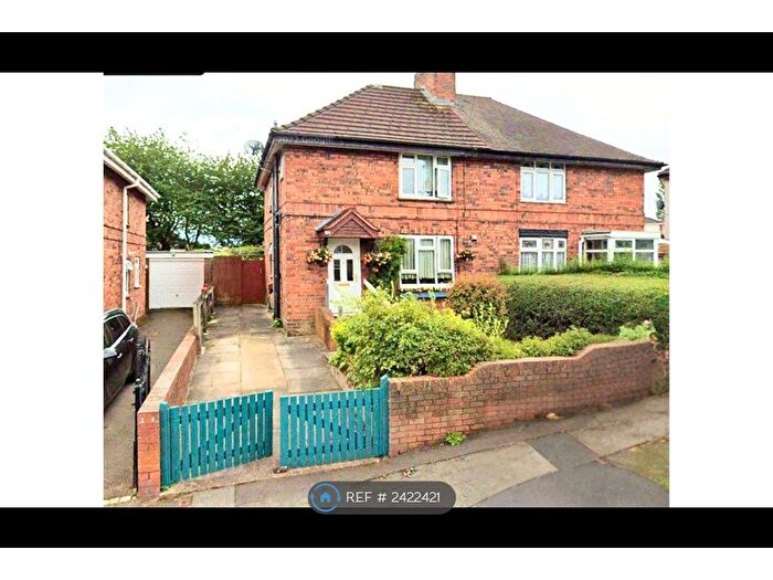 3 Bedroom Semi-Detached House To Rent In Foxglove Road, Dudley, DY1