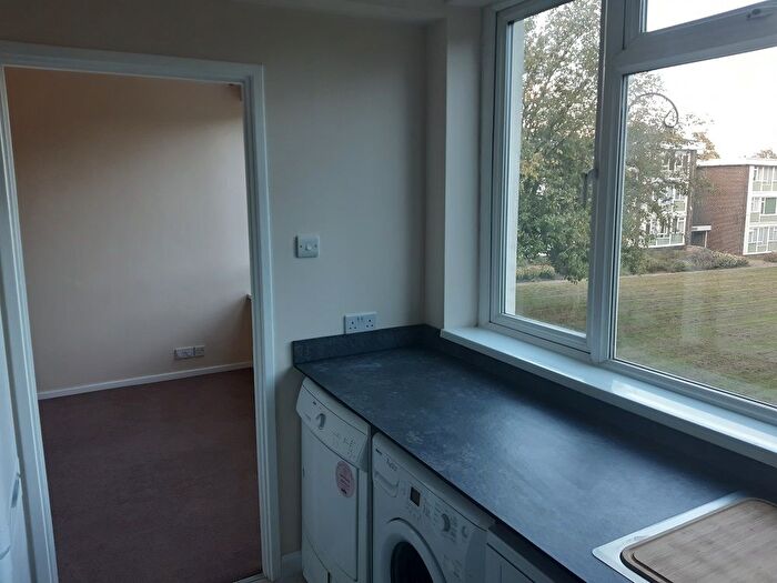 1 Bedroom Flat For Sale In Jocks Lane, Binfield, Bracknell, RG42