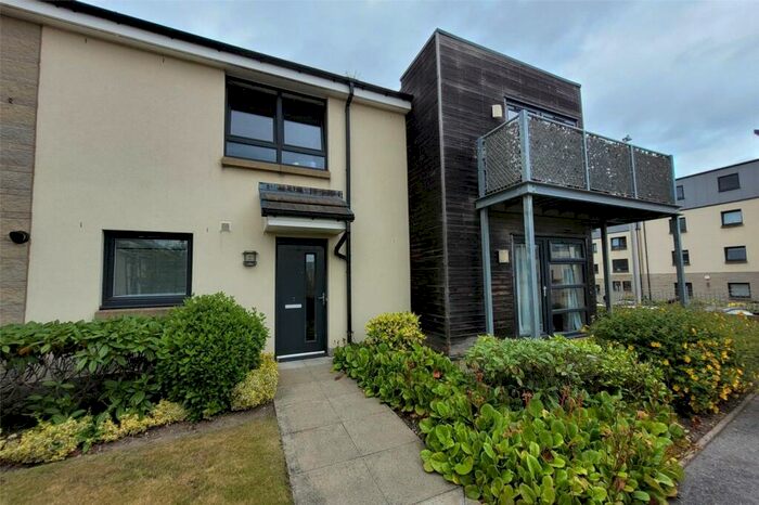 3 Bedroom Flat To Rent In Tailor Place, Aberdeen, AB24