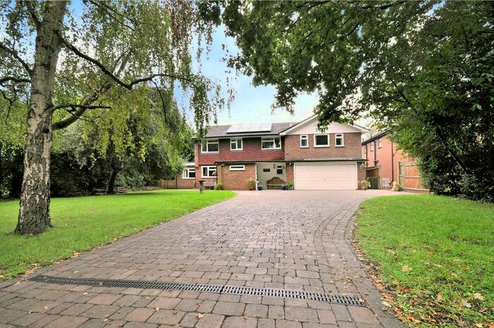 5 Bedroom Detached House To Rent In Horley, Surrey, RH6