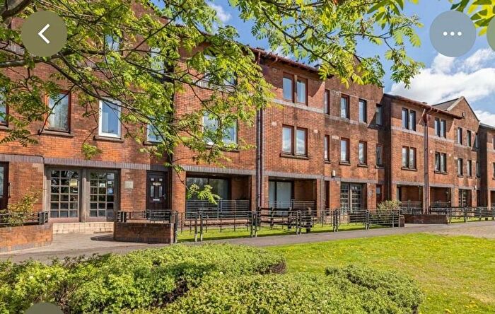 2 Bedroom Flat To Rent In London Road, Glasgow, G32