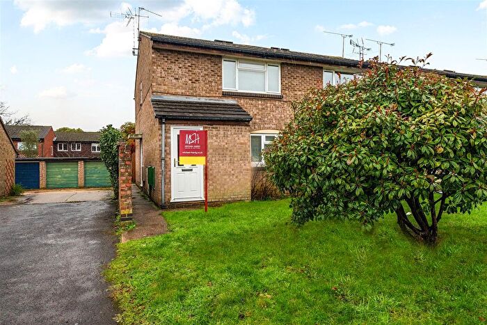 1 Bedroom Maisonette For Sale In Medina Close, Wokingham, Berkshire, RG41