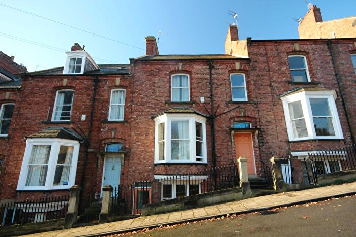 4 Bedroom House To Rent In Ravensworth Terrace (L), DH1