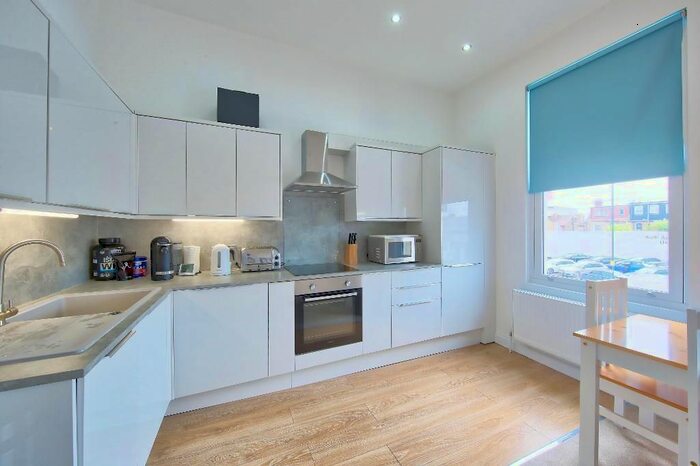 2 Bedroom Flat To Rent In Kingston Road, South Wimbledon, SW19