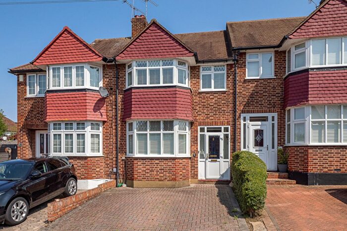 3 Bedroom Terraced House For Sale In Dunster Avenue, Morden, SM4