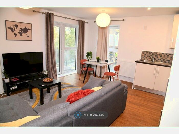 2 Bedroom Flat To Rent In Alcock Crescent Crayford, Crayford, DA1