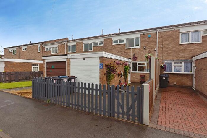 4 Bedroom Terraced House For Sale In Tibbats Close, Birmingham, B32