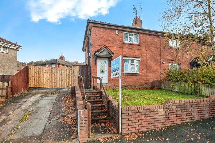 3 Bedroom Semi Detached House For Sale In Wrens Nest Road, Dudley, DY1