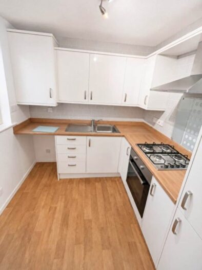 2 Bedroom Flat To Rent In Heather Close, Runcorn, WA7