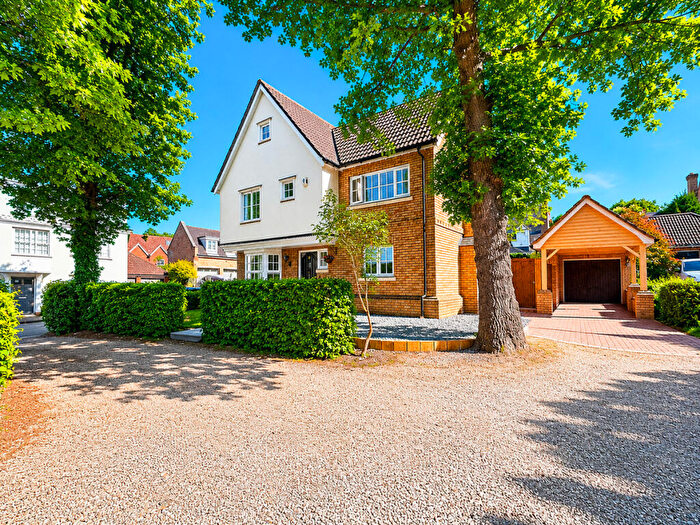 4 Bedroom Detached House For Sale In Wood Lane, Hockley, SS5